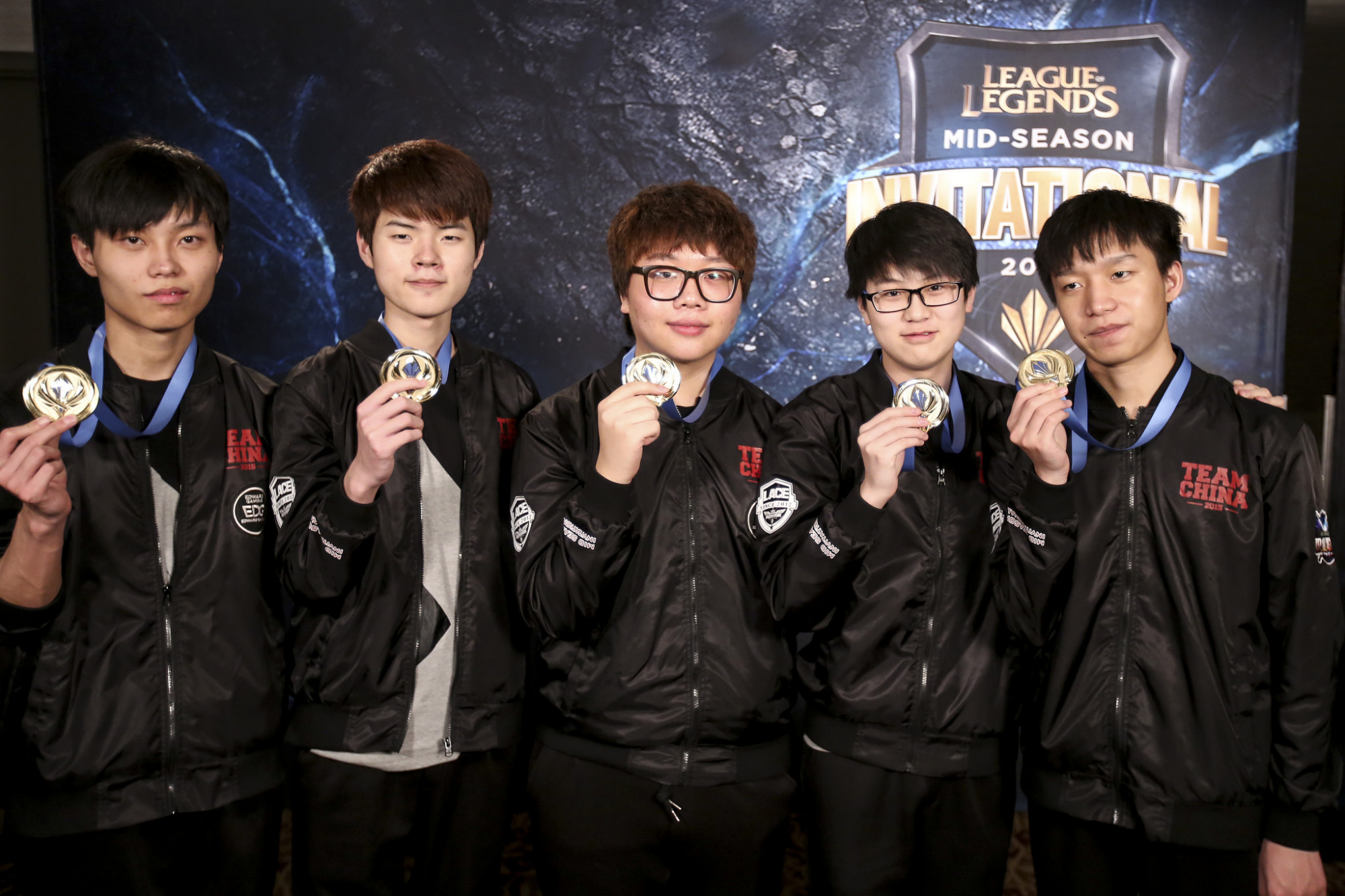 edg老岳:厂长打完msi就应该退役的!他要是不在乎这点,当初稳拿s5冠军!