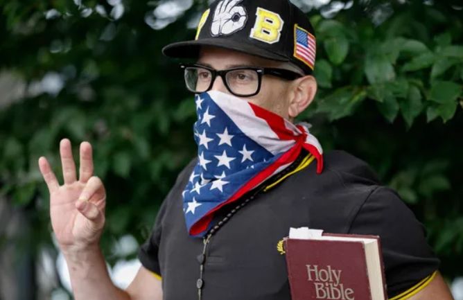 omgok手势西瓜头种族歧视在美国这样做小心被打