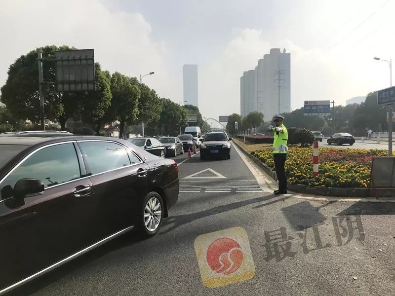 堵堵堵江陰汽渡排隊到濱江路張家港通沙汽渡張皋汽渡等待時間約5小時