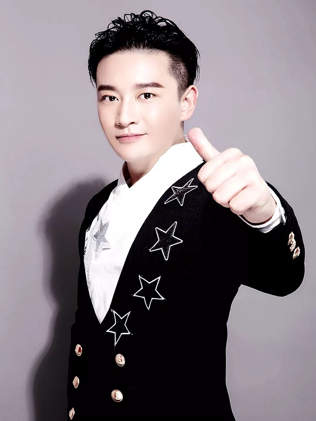 肖彦刚发行员 赵鑫二十五小学老师 张凯动物园管理员 赵艳梅电台主持