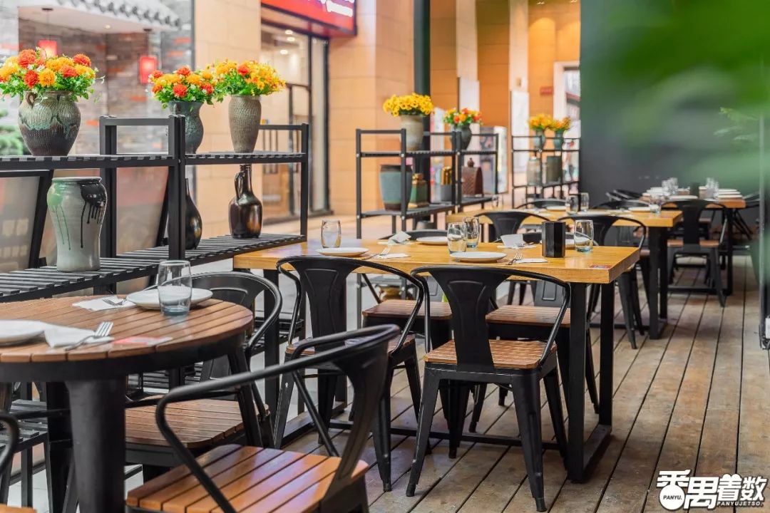 很奇怪的【无国界餐厅】,要客人自己动手!就在祈福!