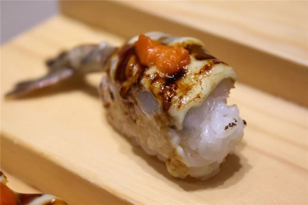 1 yuan to eat1元起吃·专注做好每一粒寿司| 闭上眼睛点单,学生价