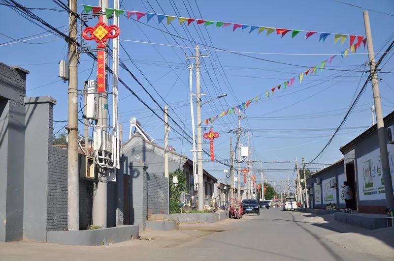 张灯结彩迎国庆——东马各庄村再添美丽乡村靓丽新风景!