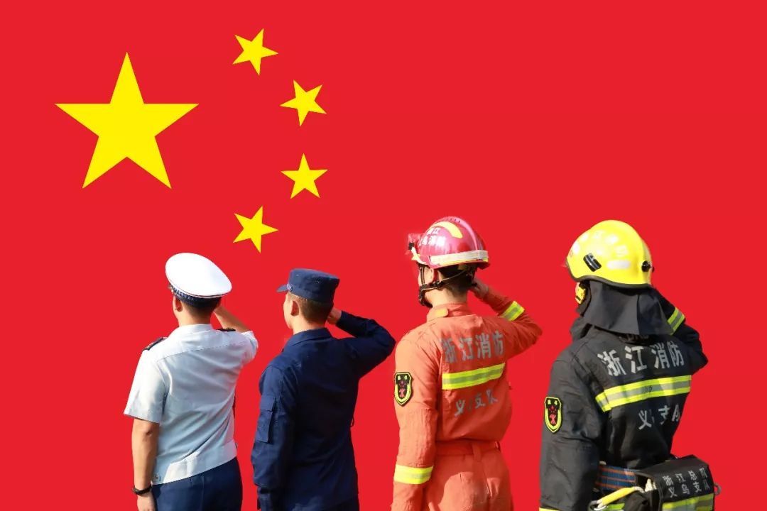 国旗飞扬,扬出我华夏风采;蓝天之下,是祖国大好河山.