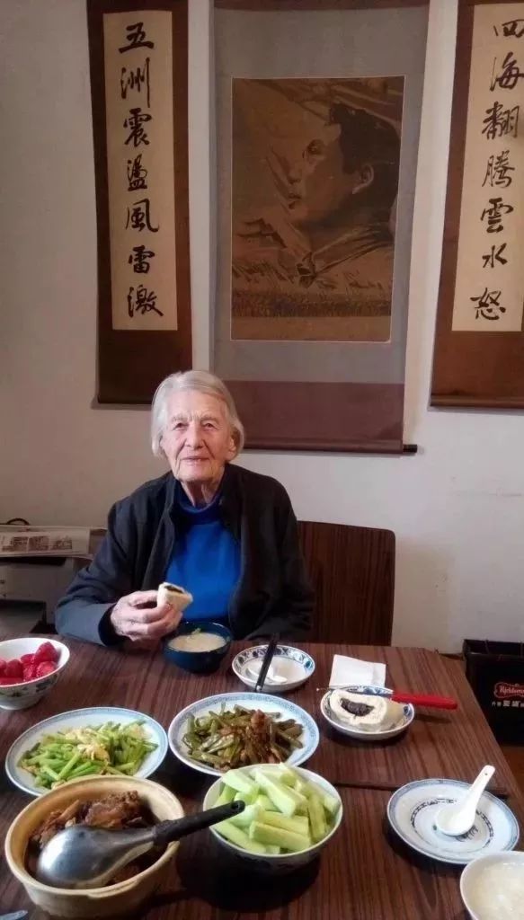 瞩目|这位加拿大老太太真牛,104岁获中国最高荣誉_伊莎