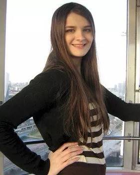 强奸犯潜逃后整容因为帅气而获得大票粉丝竟还出书盈利