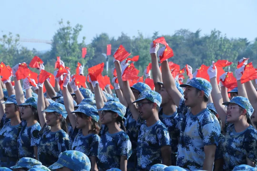 景德镇学院军训图片