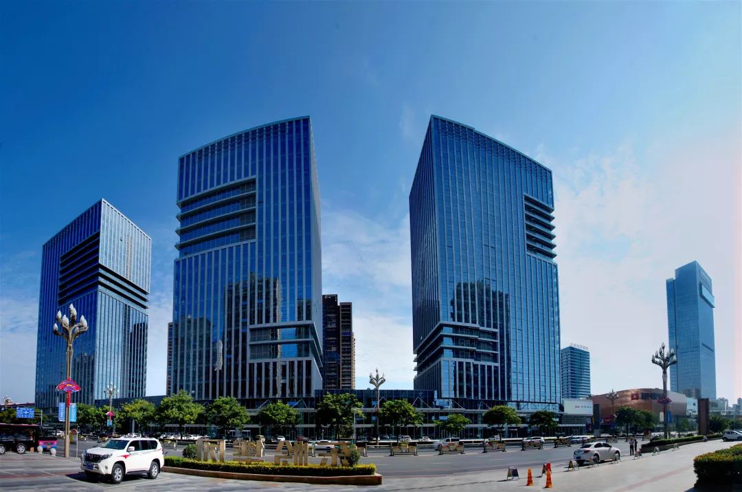 宝鸡日报整版点赞:踏上"百年东岭"新征程