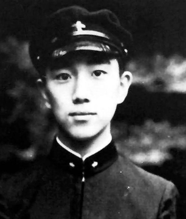 原创他曾四获诺贝尔文学奖提名领导兵变失败最终以切腹自杀谢幕