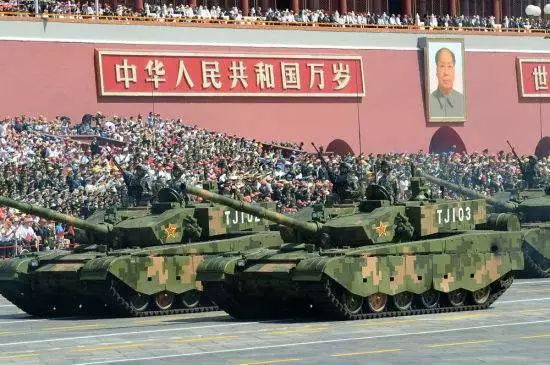 而要求每位飞行员飞行两边周总理曾因阅兵时飞机不够只有这样才能不让