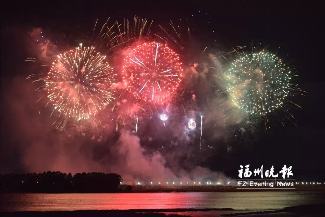 福州又双叒上热搜了绝美烟花燃爆朋友圈超多美图视频来了