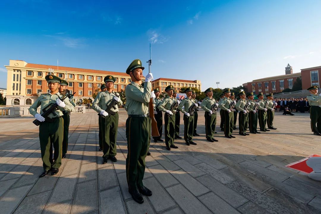 云南大学举行庆祝新中国成立七十周年升国旗仪式