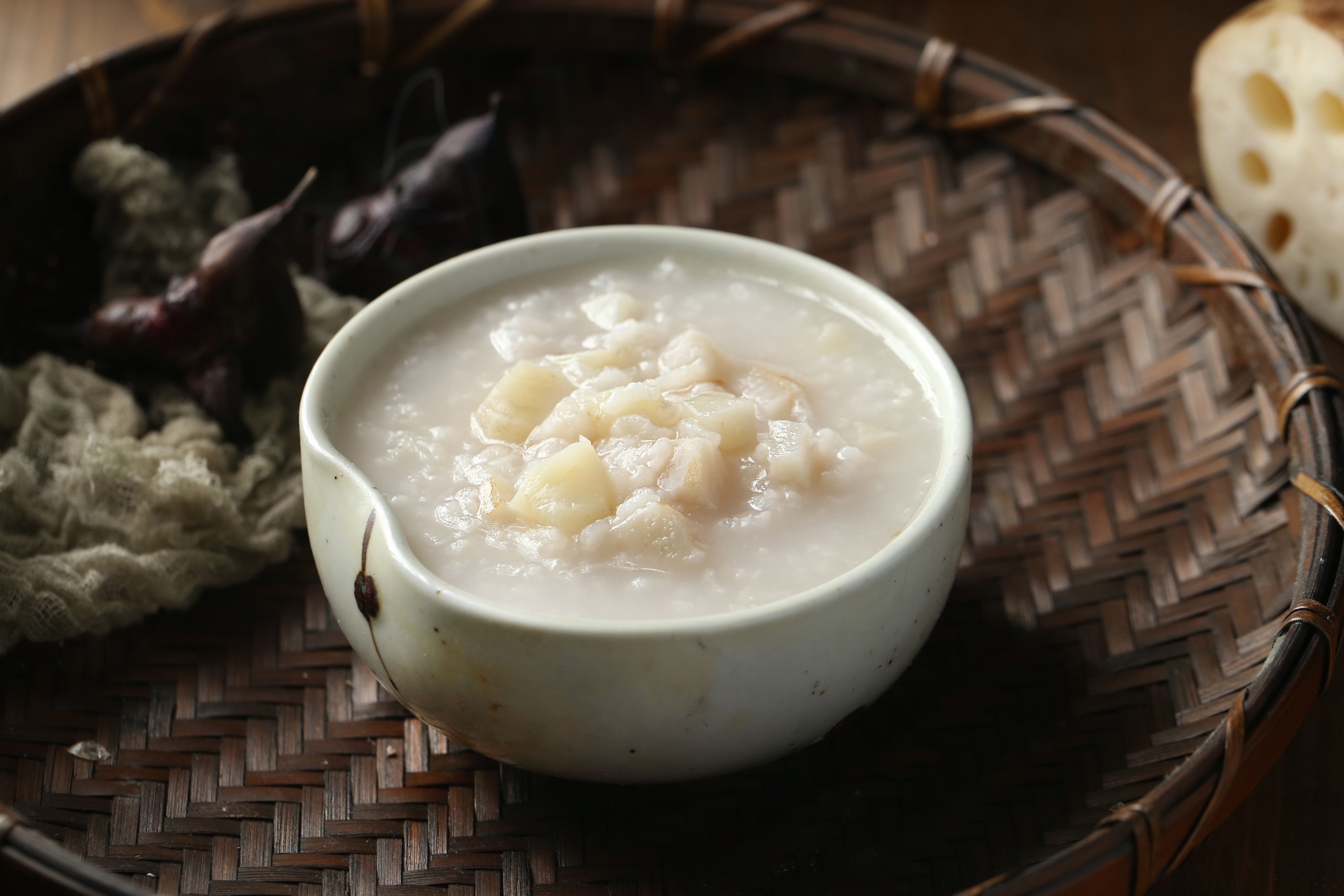 早餐做莲藕粥,营养美味还好吃,比八宝粥还要好吃