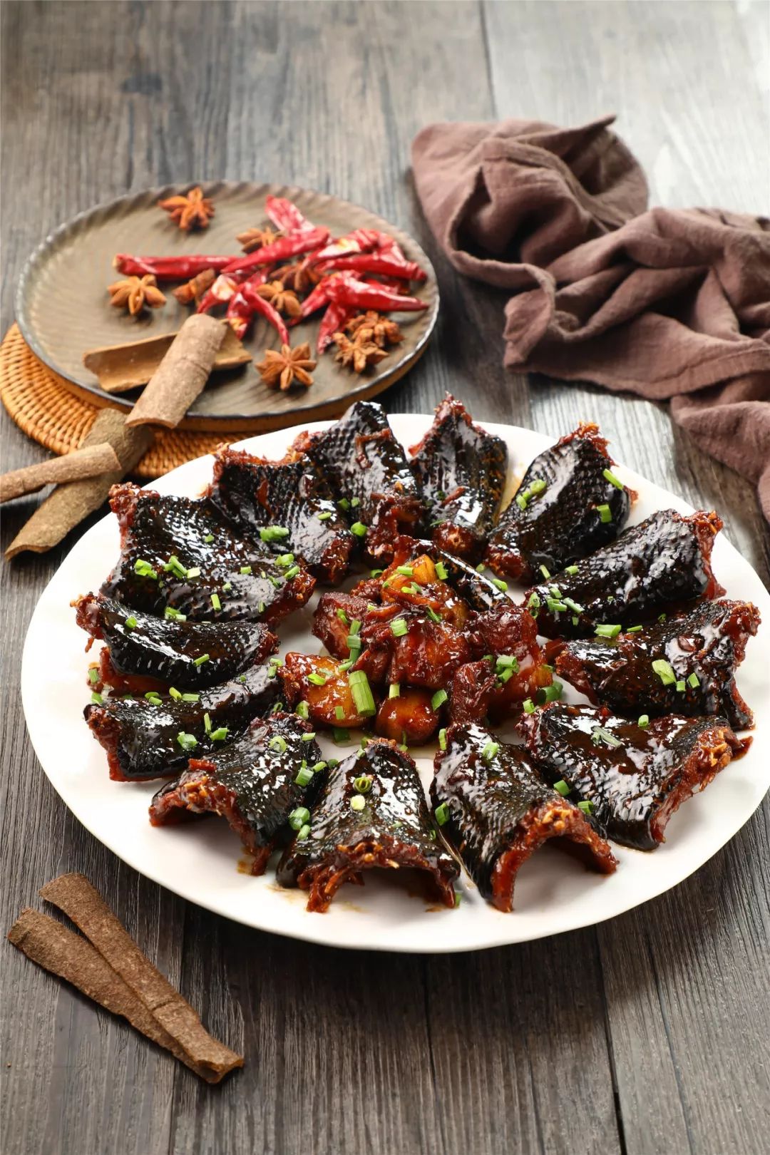 ③蛇肉现杀现烧,回头率爆表"蛇王"餐厅,回头率100%对众多吃蛇老饕来说