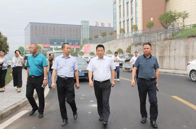 9月24日,遵义市人大常委会副主任,赤水市委书记况顺航率队到经开区
