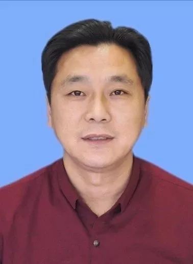 男,1978年11月生,中共党员,本科学历,1998年8月参加工作,现任蒙城广播