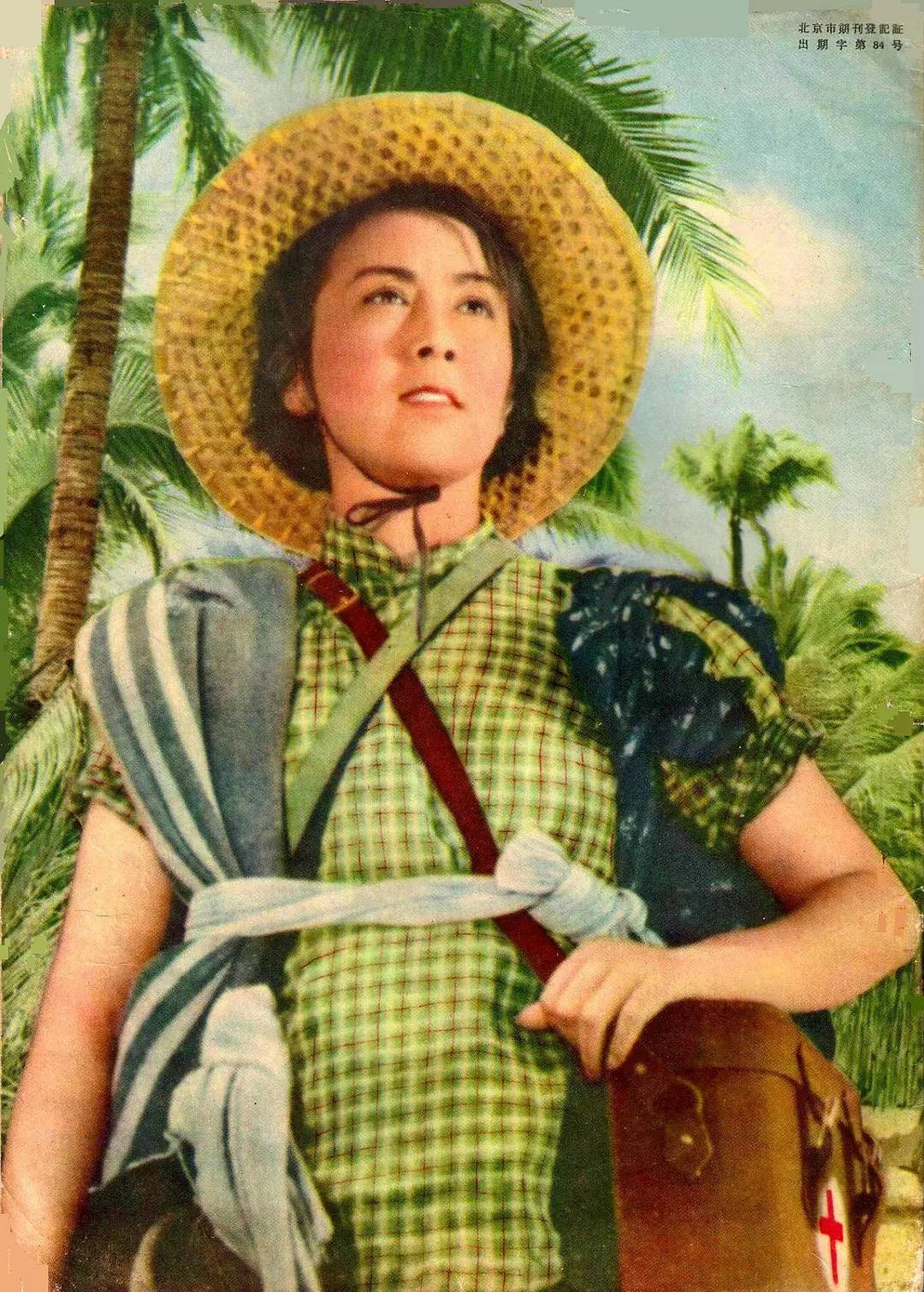 1949年,与赵丹,吴茵联袂主演剧情电影《乌鸦与麻雀,在片中饰演忍辱