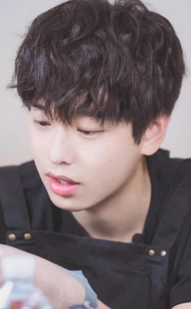 彭昱畅帅气图集