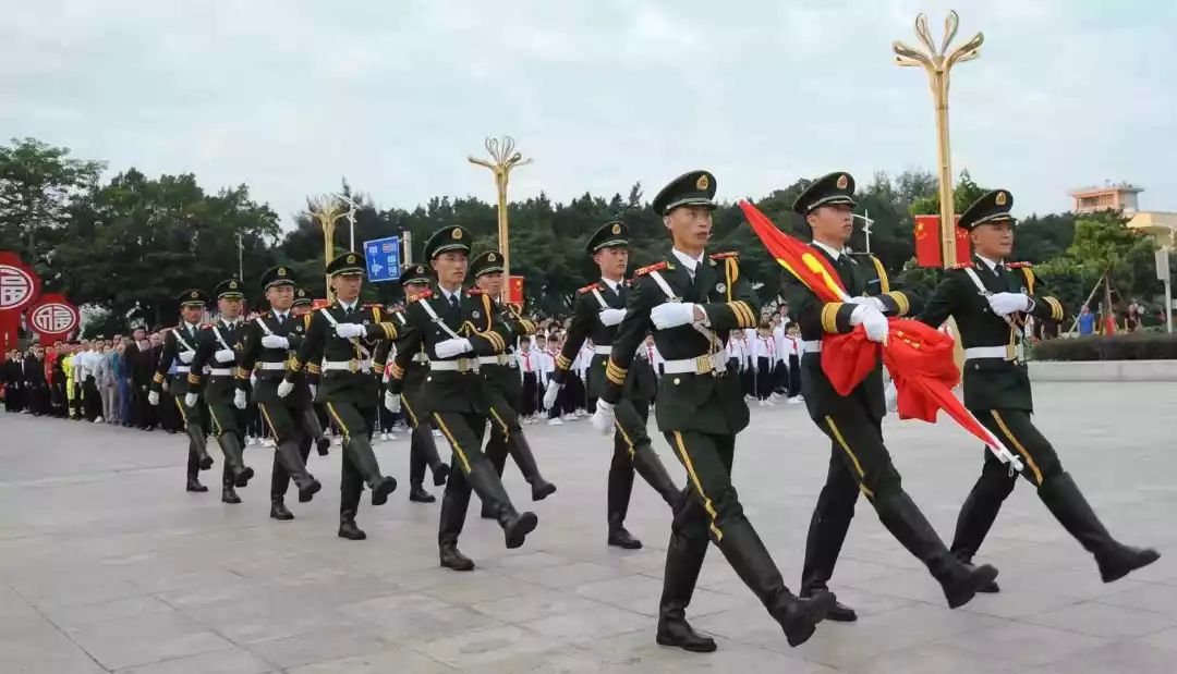 升國旗奏國歌汕頭向祖國表白我愛你中國