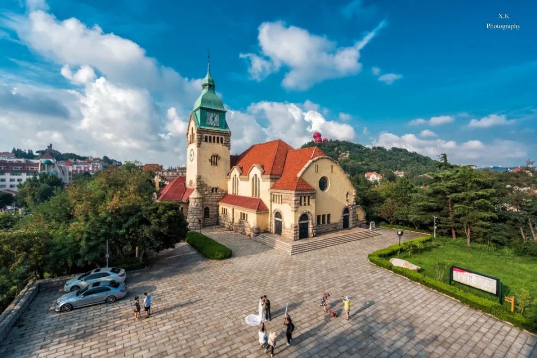 青岛正乘着"上合峰会东风",担负起山东面向世界开放发展的桥头堡,打造