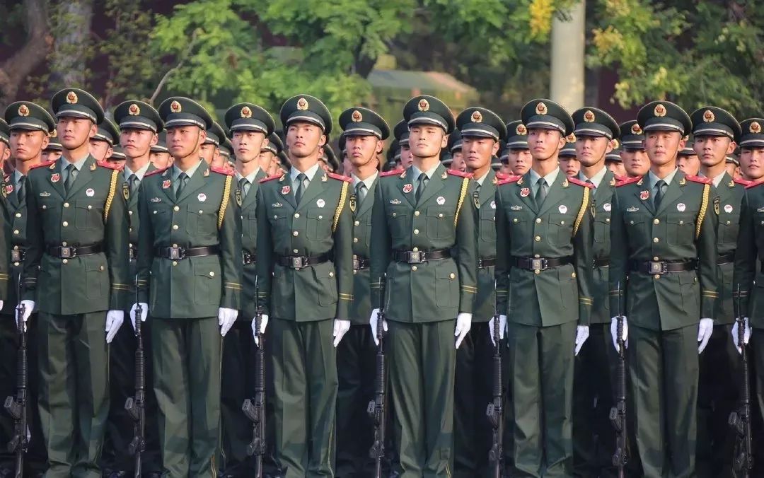 在天安门广场举行阅兵式 群众游行庆祝中华人民共和国成立70周年大会