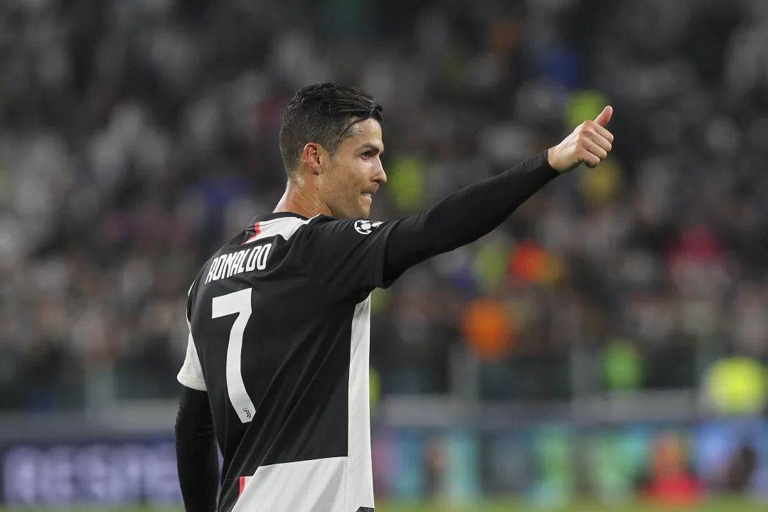 莱万2球飞翼大四喜拜仁客场7比2热刺 c罗破门伊瓜因建功尤文3比0斯沃