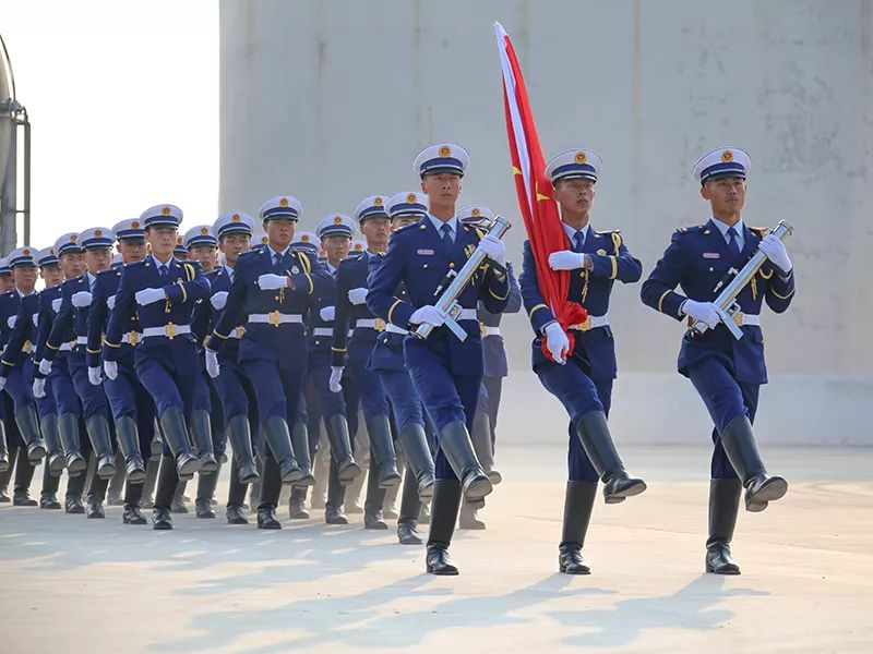 山西消防举行升国旗仪式庆祝中华人民共和国成立70周年