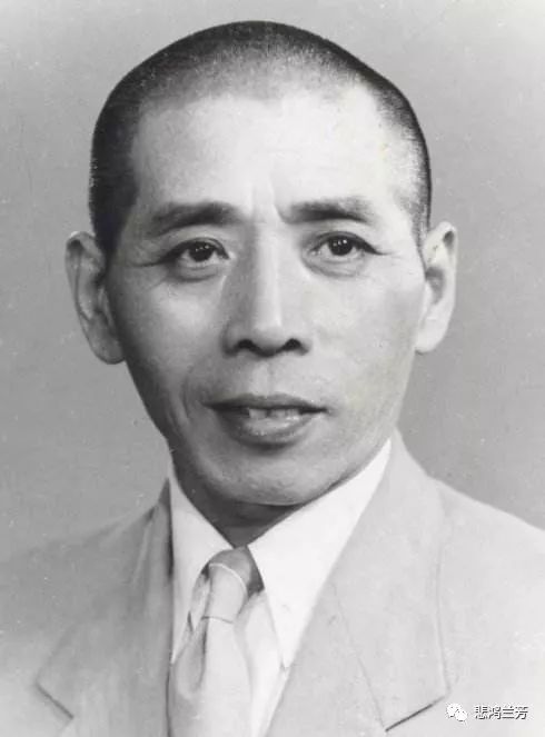 周信芳,金少山,裘盛戎,程砚秋,梅兰芳,盖叫天,荀慧生包括任何一个人都