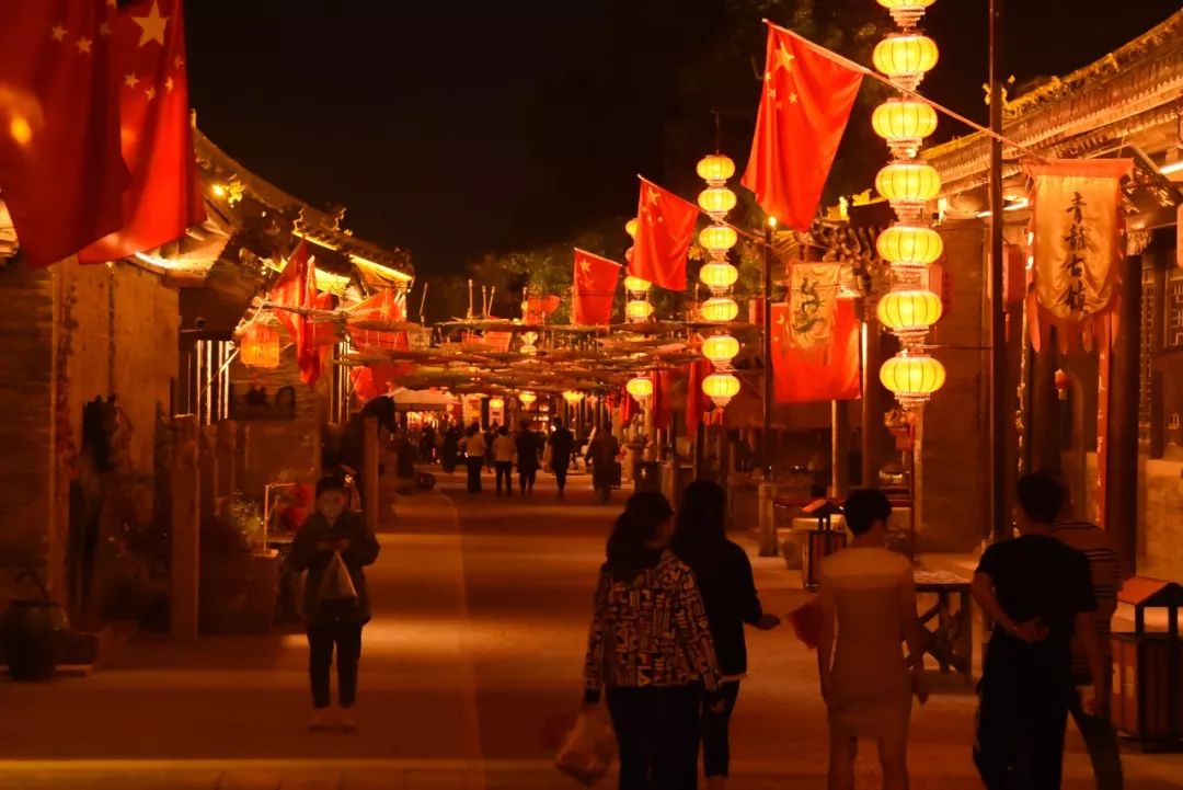 太原青龙古镇古色古香韵味足夜晚如此迷人