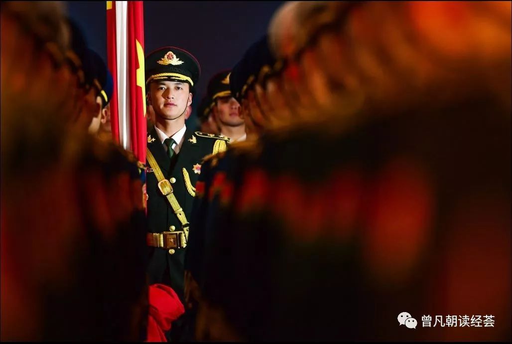 10月1日10时50分左右,擎旗手郭凤通,涂李响,王子赫