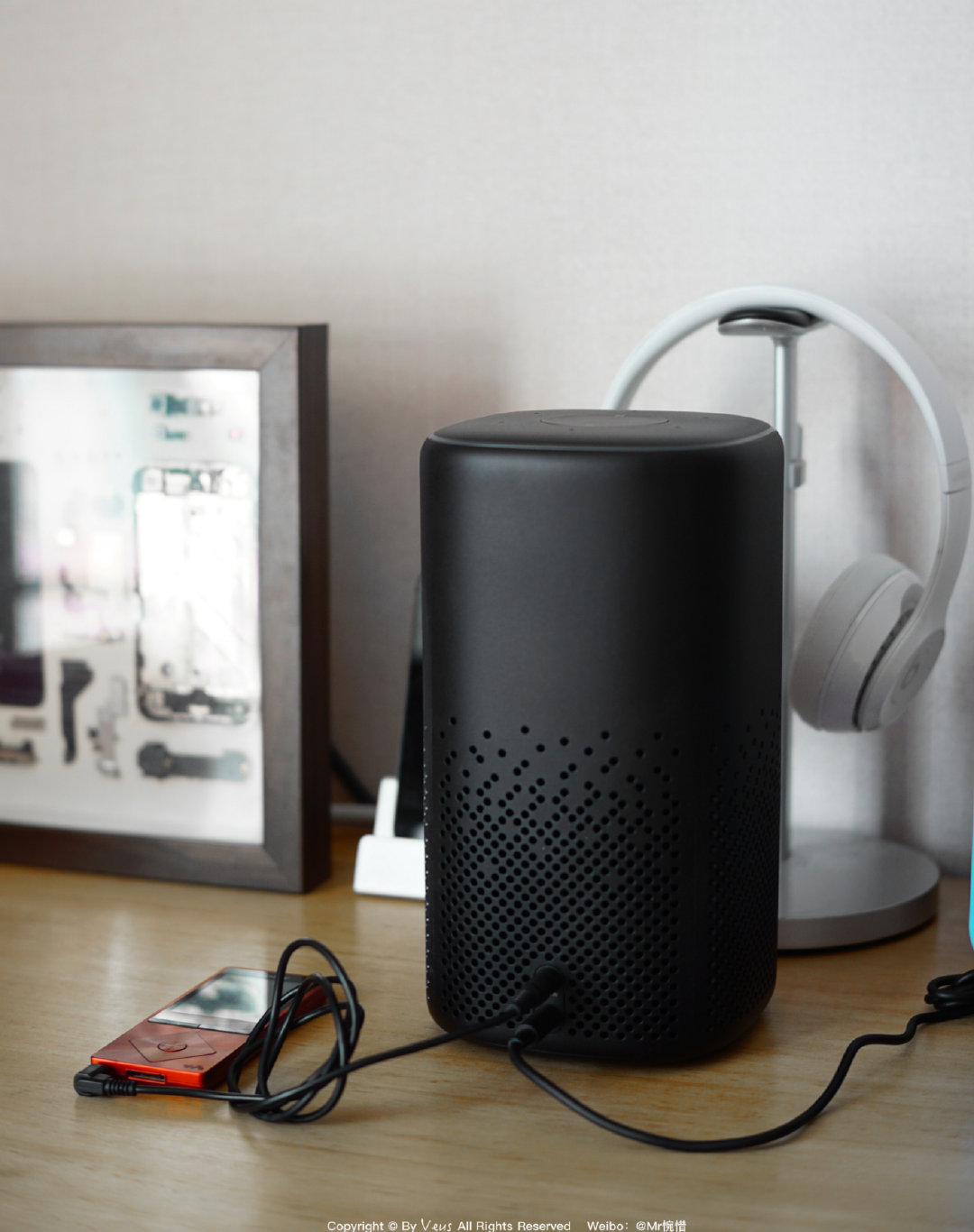 小爱音箱 pro 的 3.5mm aux 接口只支持音源输入,不支持输出.