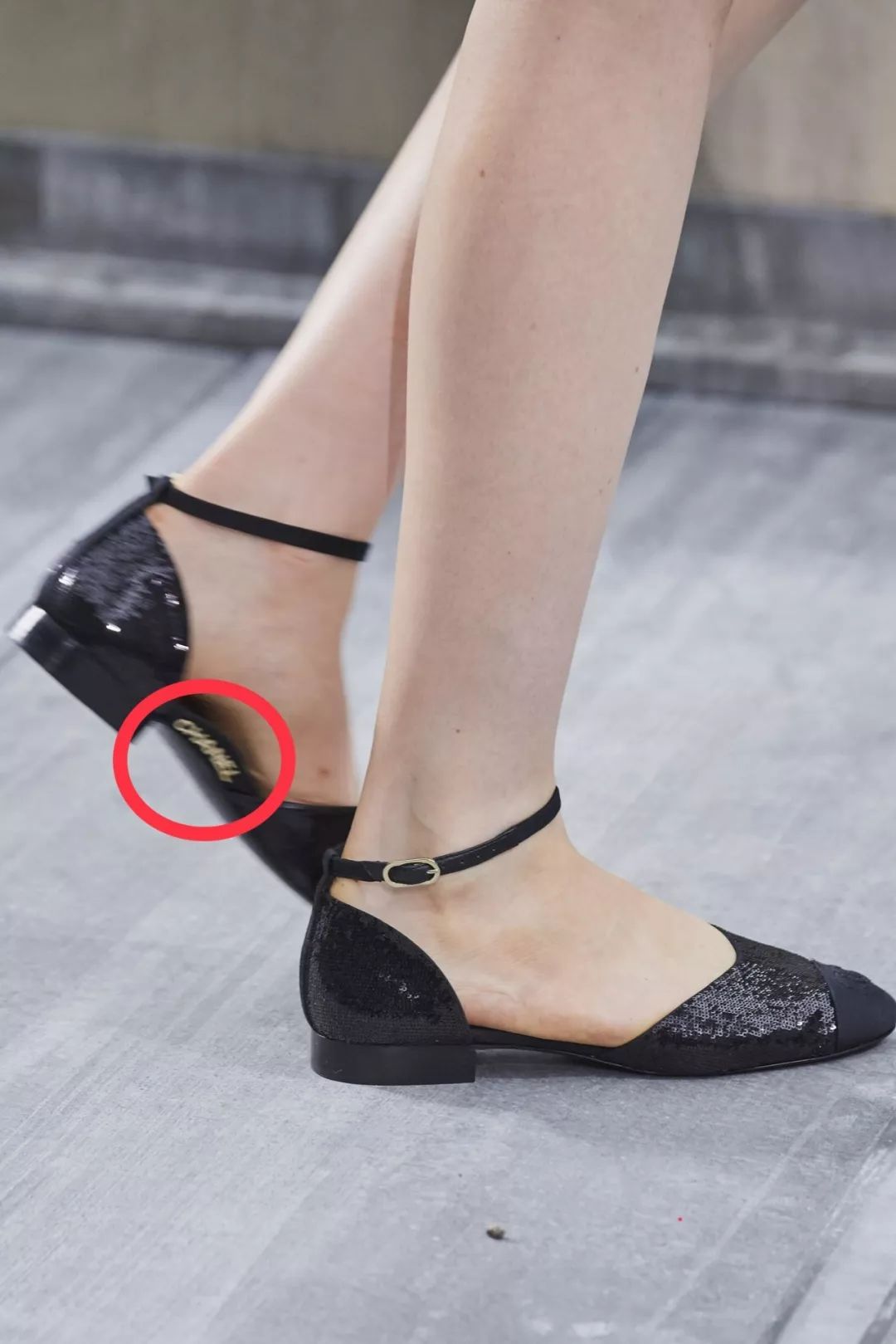 香奈儿最新爆款手袋来了,超美超a,不买难受啊