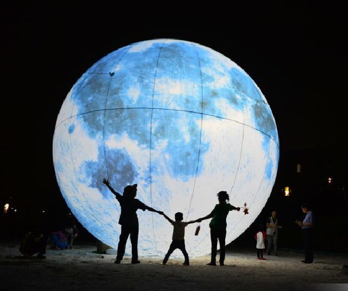 礼品数量有限,先到先得哦 /外置打卡点/ /1号 月球灯 坐标