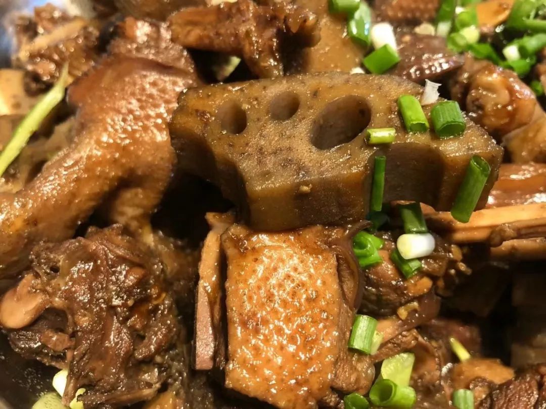 原来一直以为腊鸭焖藕是经典今天才发现新鲜肉鸭烧莲藕一样过瘾2019年