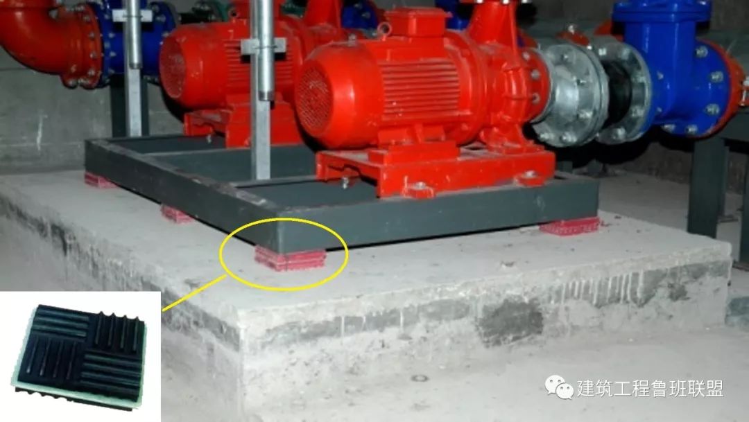 用混凝土制作水泵惯性块与减震器固定在一起浮筑基础泵房隔振示意图