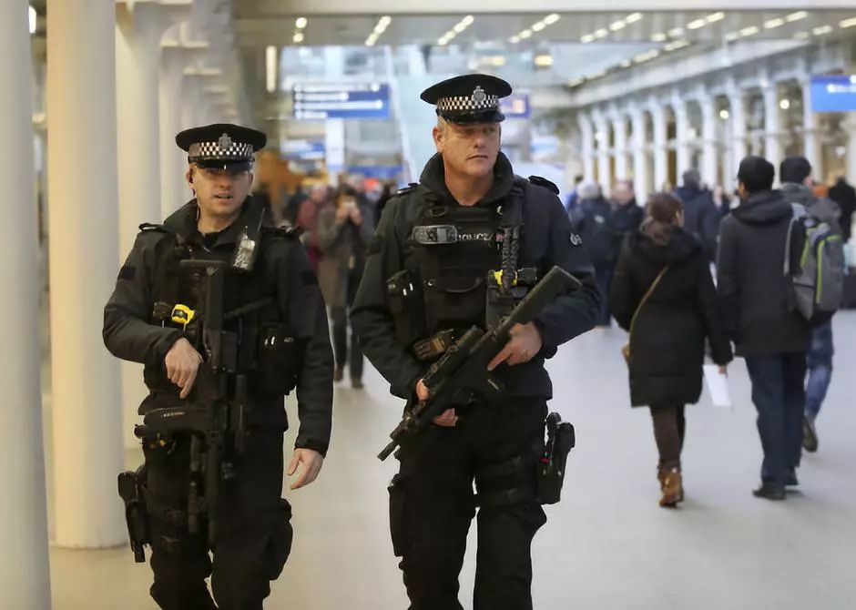 据悉,英国政府高层已经批准军情五处特工有十天左右的带薪休假,而且