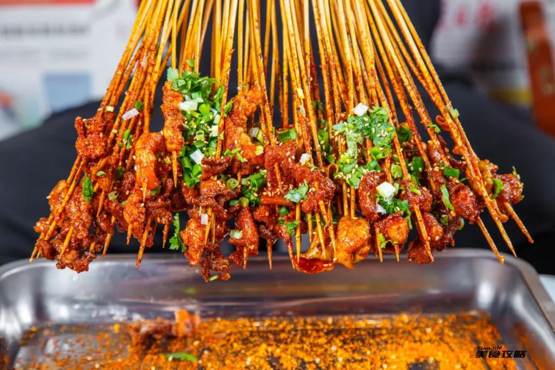 9元抢102元双人餐!风靡乐山的"油炸串串",①脚踏回80年代!