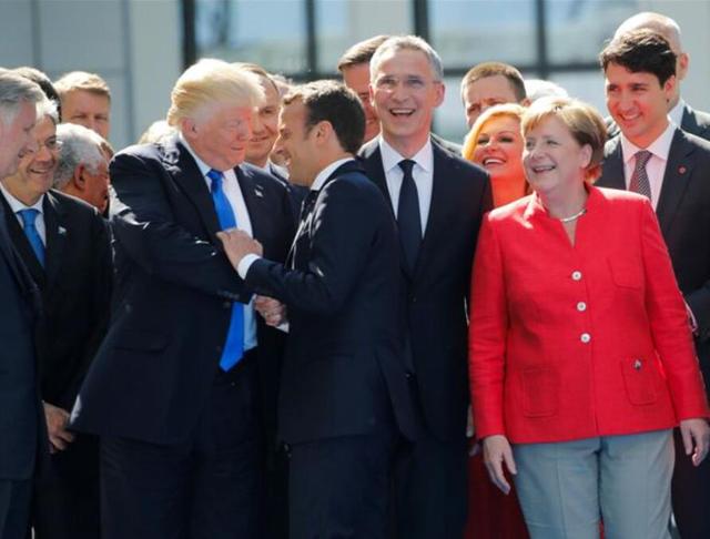 G7占全世界经济总量_从你的全世界路过图片(3)