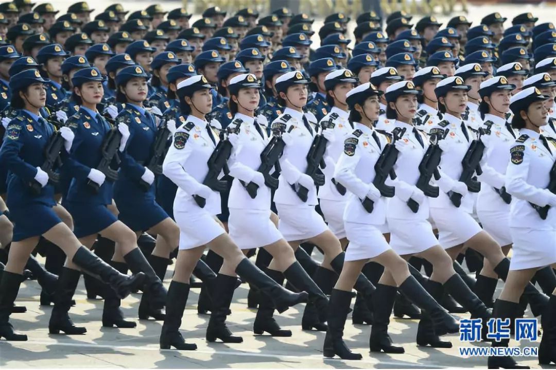 1999年女民兵方队图片