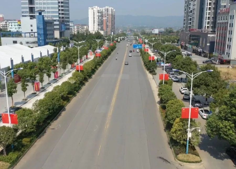 怀化鹤城区阅兵庆典引起广大人民群众强烈反响和热议