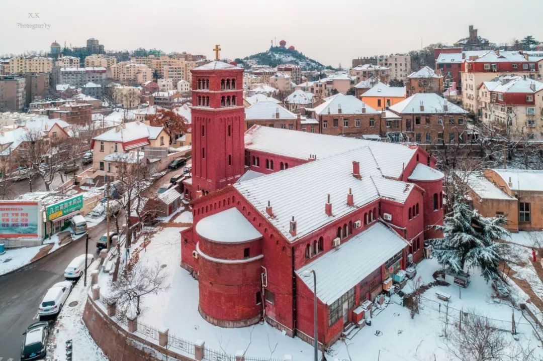 青岛正乘着"上合峰会东风",担负起山东面向世界开放发展的桥头堡,打造