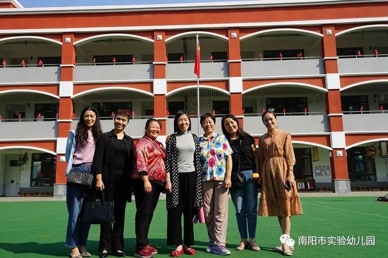 春风卧龙新园新姿醉了老领导老教师南阳市实验幼儿园开展爱在金秋情暖