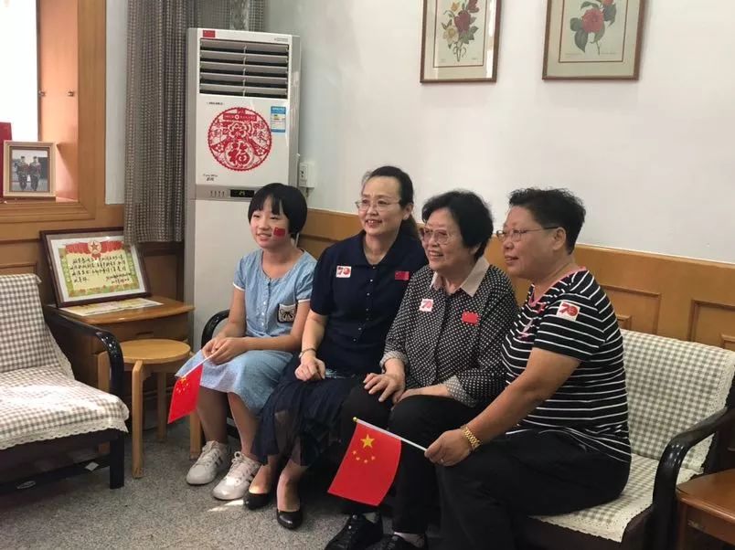 阅兵式后梁旭少将向淮北人民发来问候67他说