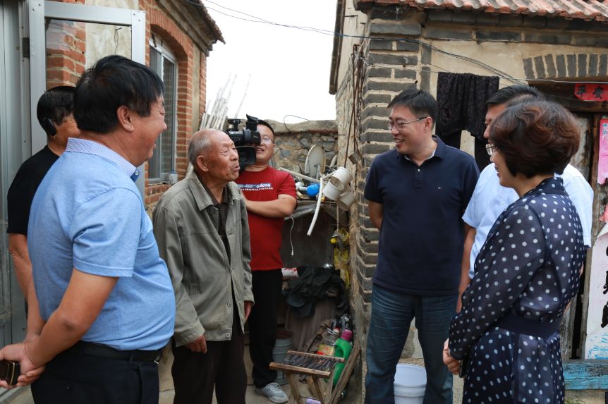 区委副书记杨东霖,区委常委,组织部长宋军委参加活动.