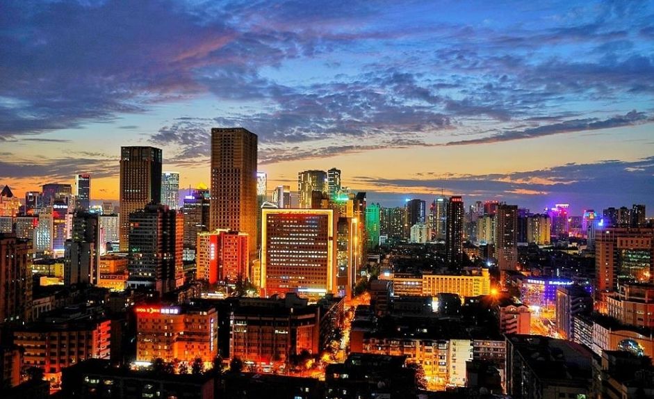 游,购,娱,体,展,演"等在内的多种业态,成都作为"最会生活"的城市,在这