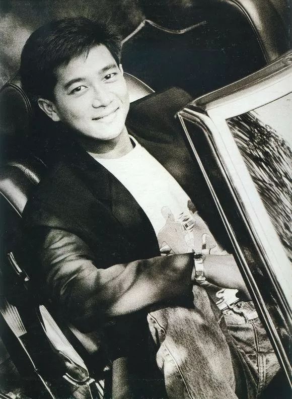 陈百强演唱会必唱的一首歌danny被逼到绝境时就是靠这首歌翻身