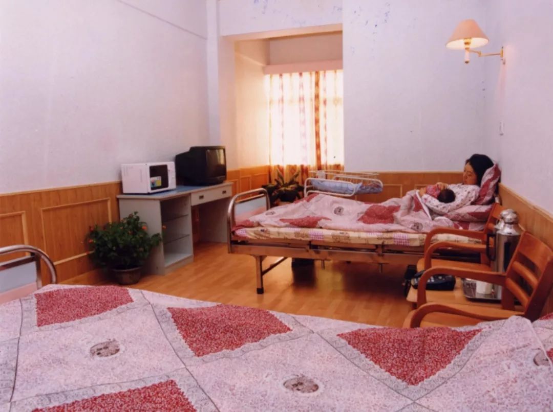 八十年代至九十年代初期,医院业务用房22.