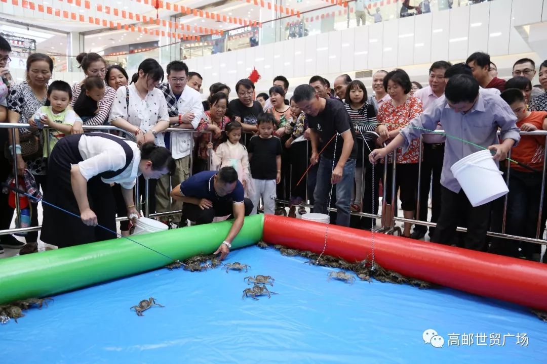 世贸国际螃蟹免费吃,免费钓,免费送~更有火爆撕柚子大赛,确定不来围观
