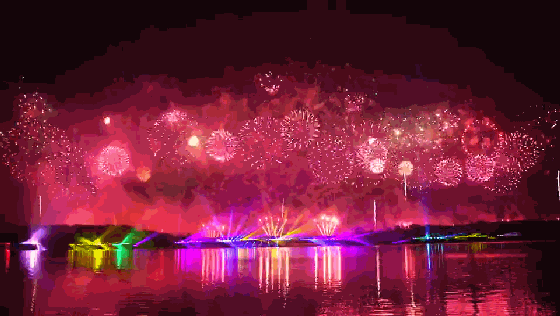 昨晚,广深珠湛夜空燃放了500000 发烟花!