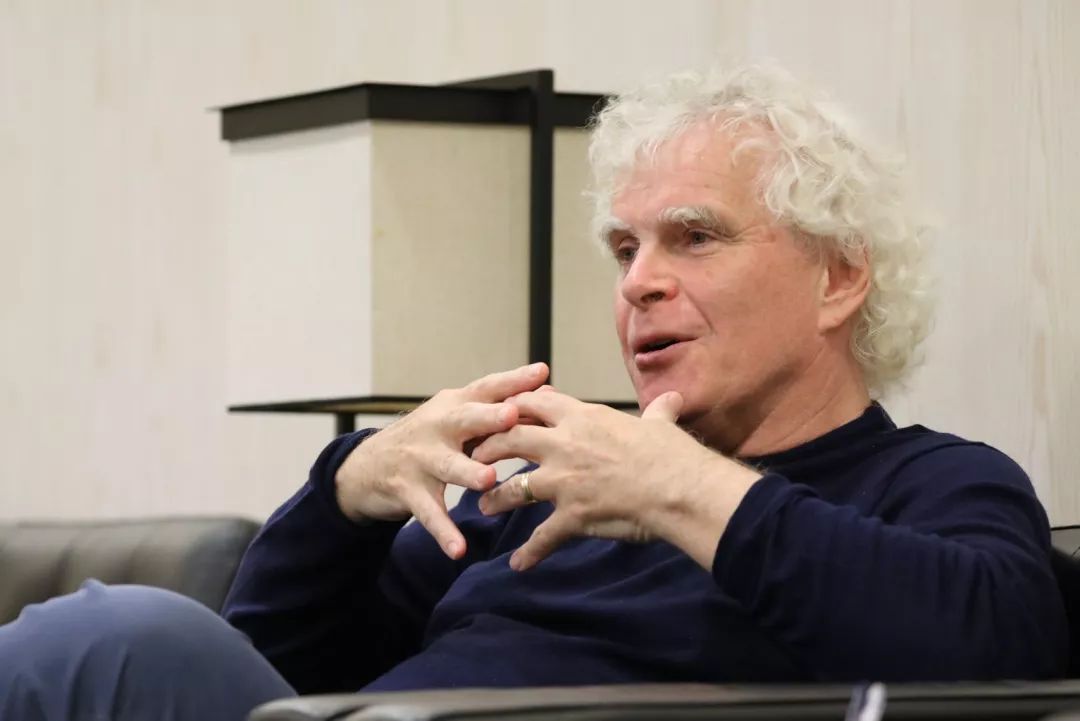 兑现两年前的诺言西蒙拉特尔以伦敦交响音乐总监身份首次率团献演上海